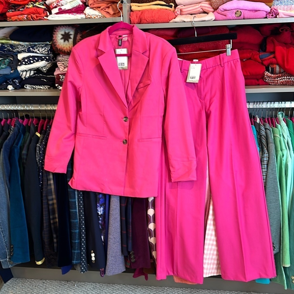 Divided by H&M oversized pink suit blazer size XS, pants size 4